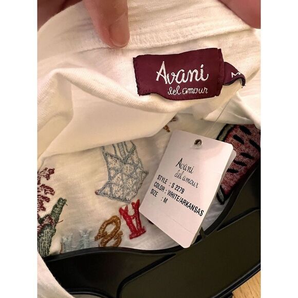 Avani Del Amour Arkansas Motif Embroidered Tunic New Size Medium Razorbacks - Picture 7 of 9